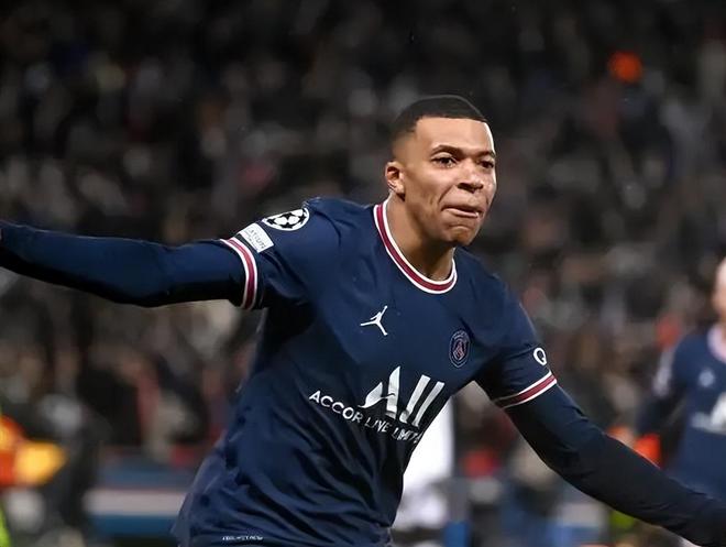 状态提升明显！官方：哈维西蒙斯传射建功，当选热刺2-0布伦特福德全场最佳（官方评全场最佳：哈维西蒙斯传射助热刺2-0布伦特福德，状态回升显著）