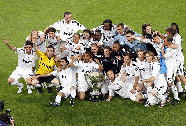 荷兰客战波兰：范戴克、廷贝尔、加克波首发，莱万出战